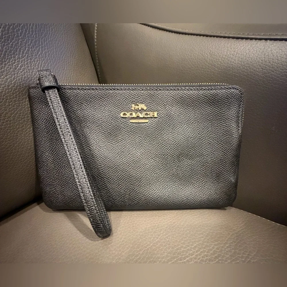 Coach‎ Large Leather Wristlet